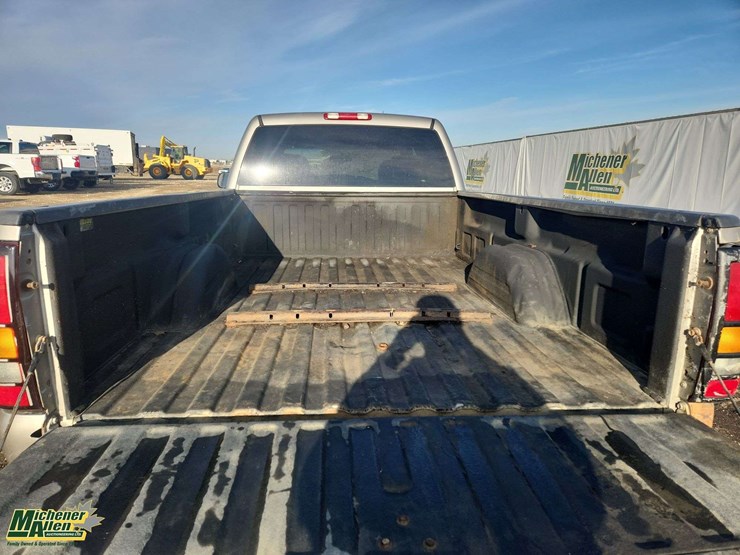 2003-gmc-sierra-3500-image-8