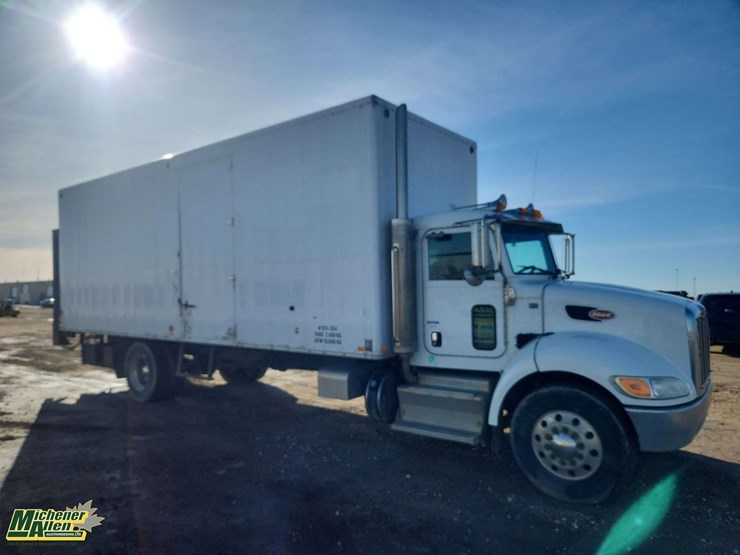 2011-peterbilt-337-image-7