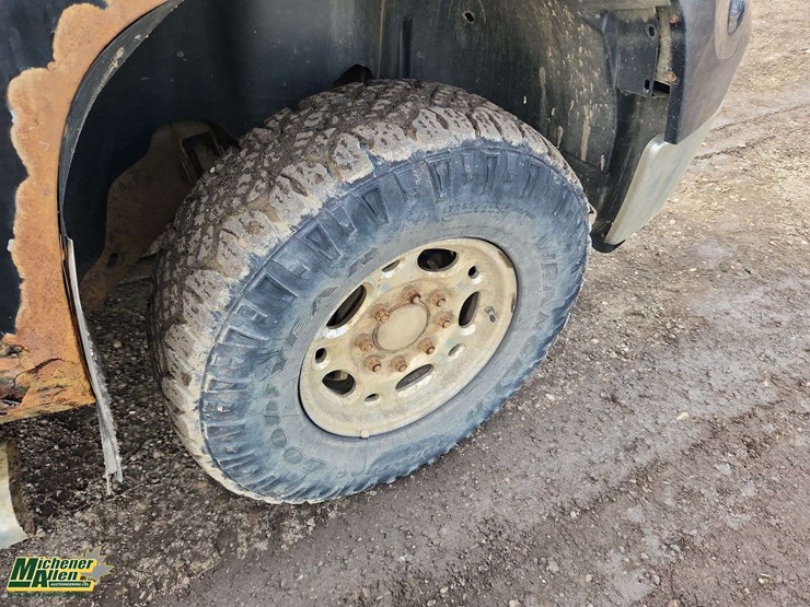 2010-gmc-sierra-2500hd-image-34