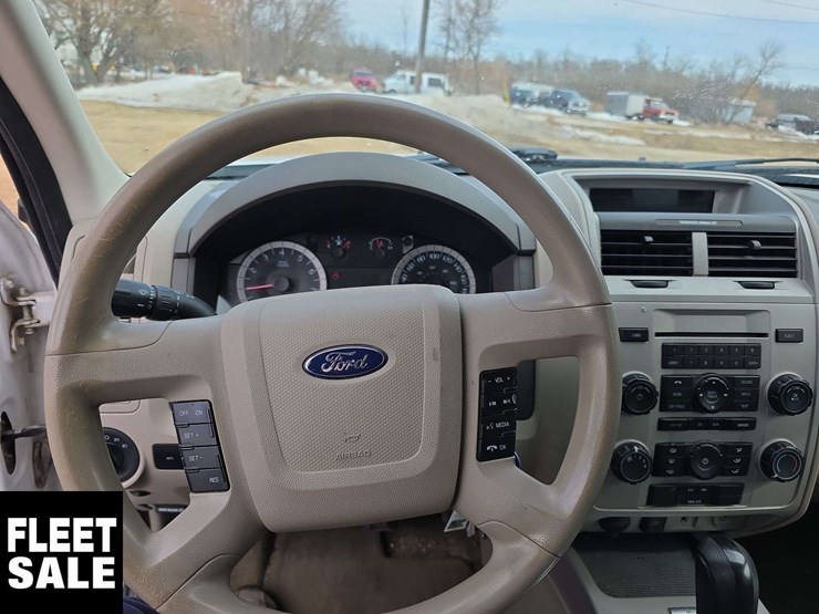 2011-ford-escape-image-19