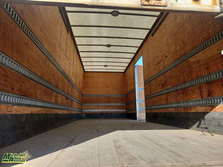 2011-peterbilt-337-image-20