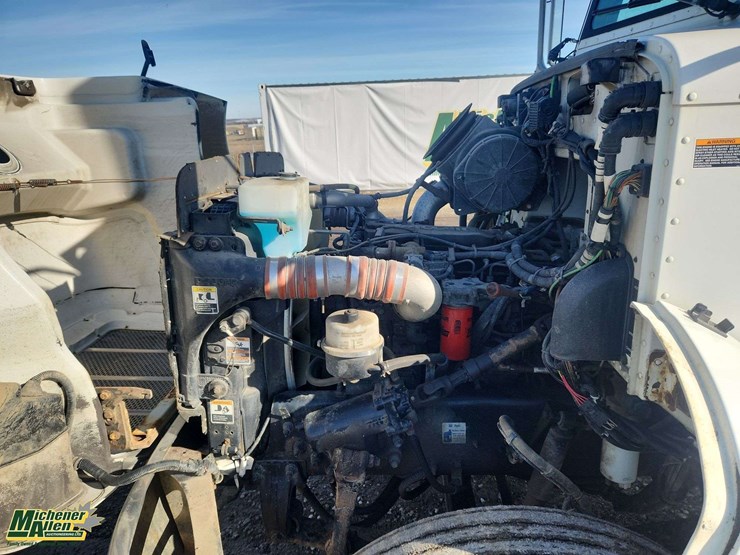2011-peterbilt-337-image-24