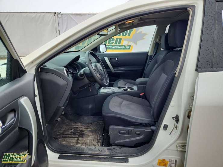 2013-nissan-rogue-image-14