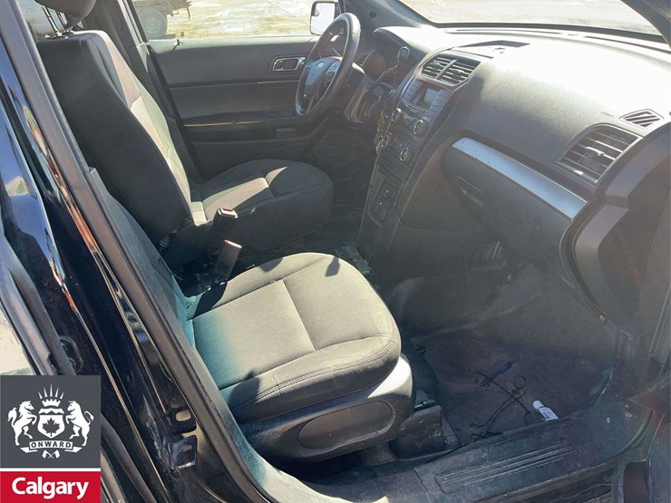 2018-ford-explorer-image-21