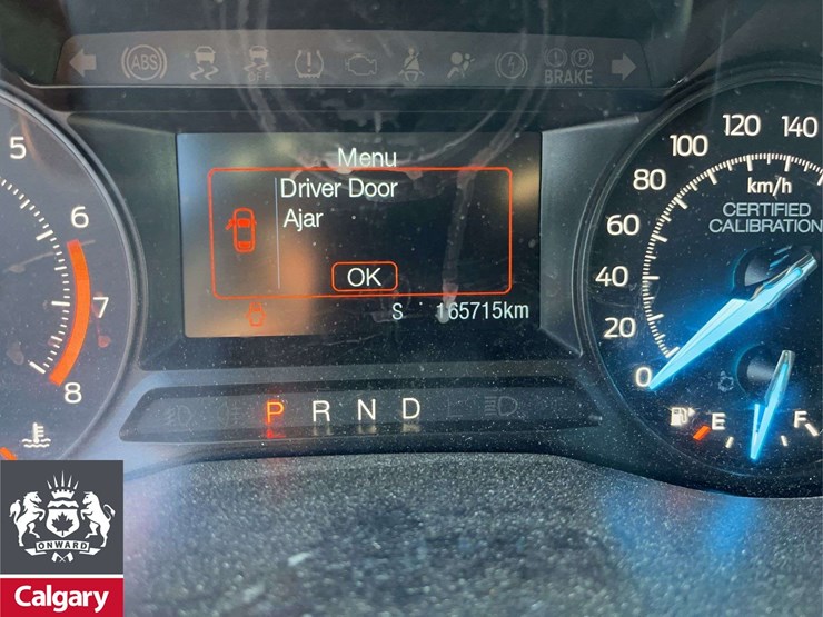 2019-ford-explorer-image-25