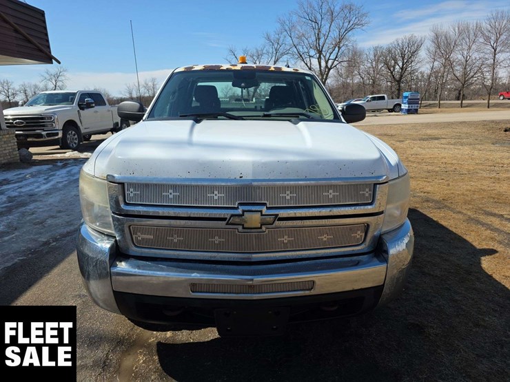2010-chevrolet-silverado-2500hd-image-10