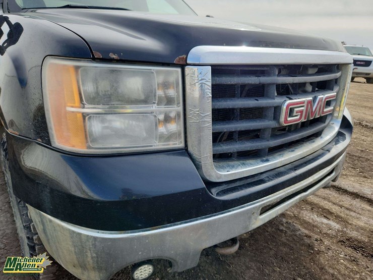 2010-gmc-sierra-2500hd-image-50