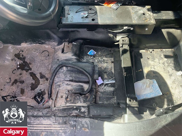 2019-ford-explorer-image-18