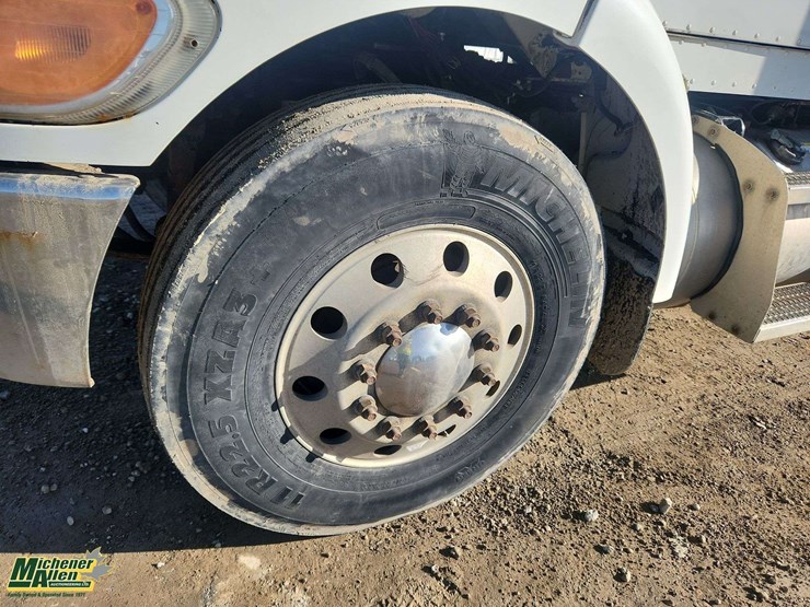 2011-peterbilt-337-image-30