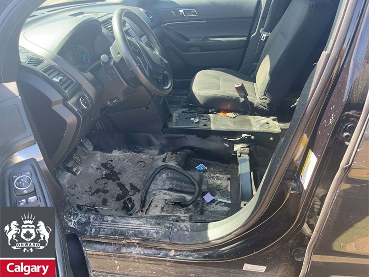 2019-ford-explorer-image-13