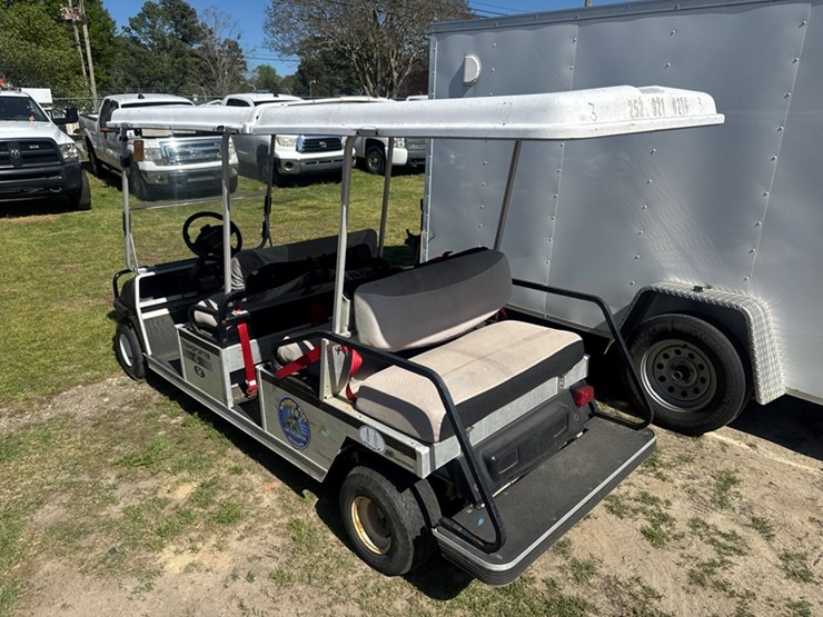 club-car-transporter-6-seater-golf-cart-charger-included-image-4