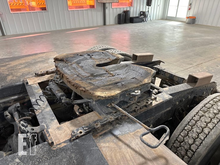 2017-international-prostar-image-11