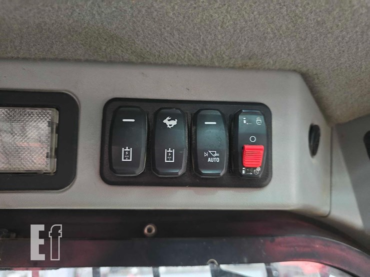 2023-caterpillar-259d3-image-18