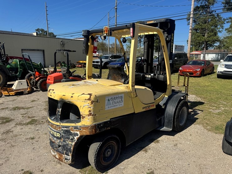 hyster-100-fortis-forklift---solid-tire-front-dual-cummins-diesel,-finger-mast-controls-13,376-hours-image-3