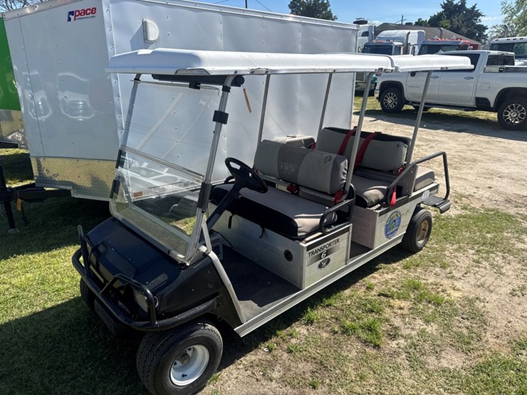 club-car-transporter-6-seater-golf-cart-charger-included-image-1