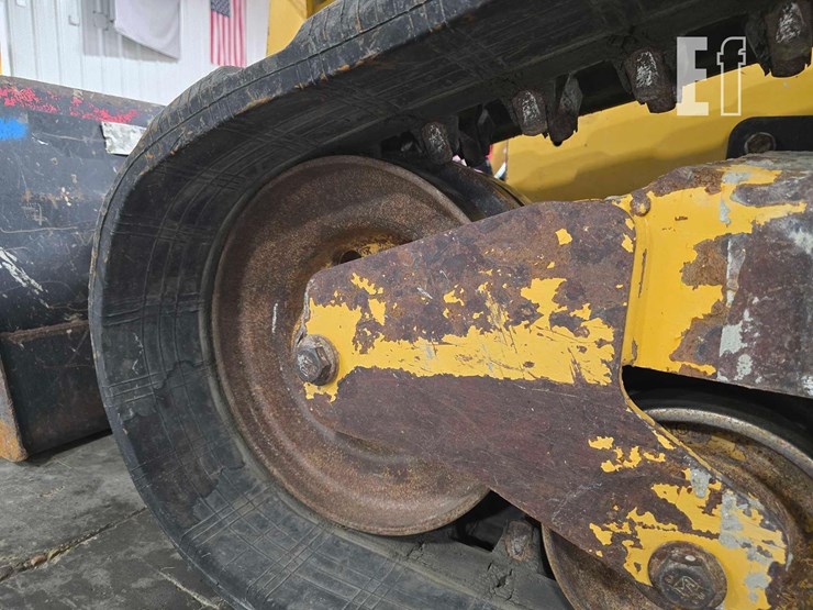 2023-caterpillar-289d3-image-27