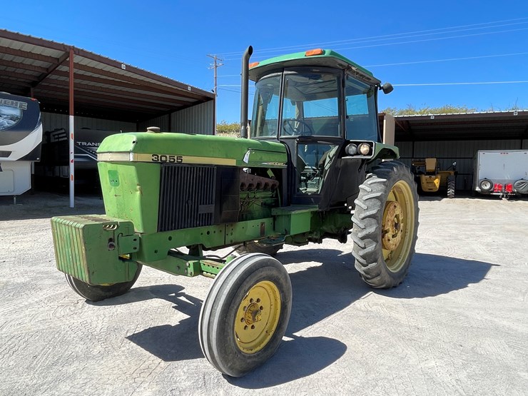john-deere-3055-image-1