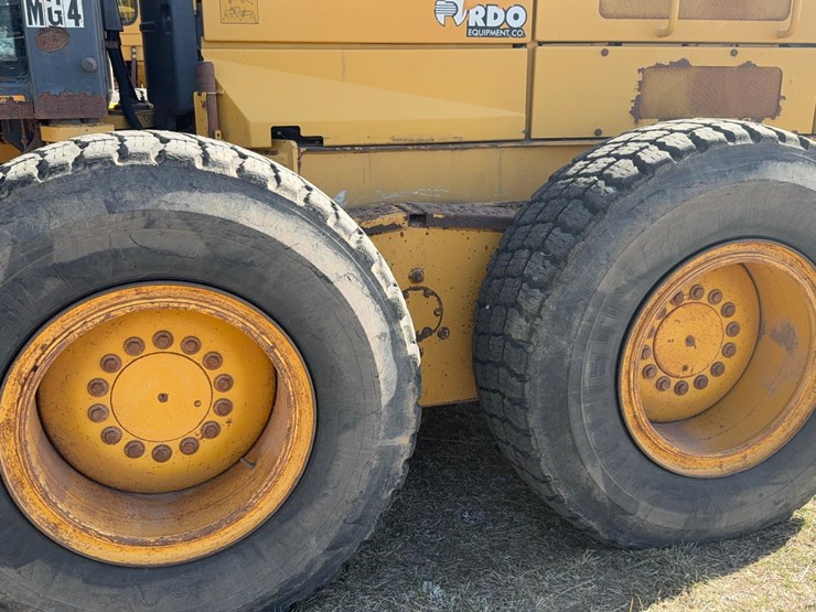 2018-deere-772g-image-24