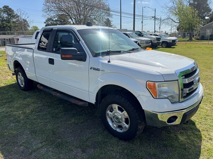 2014-ford-f150-xlt-image-2