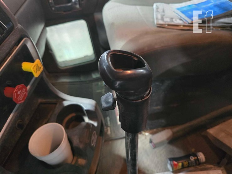 2012-kenworth-t800-image-15