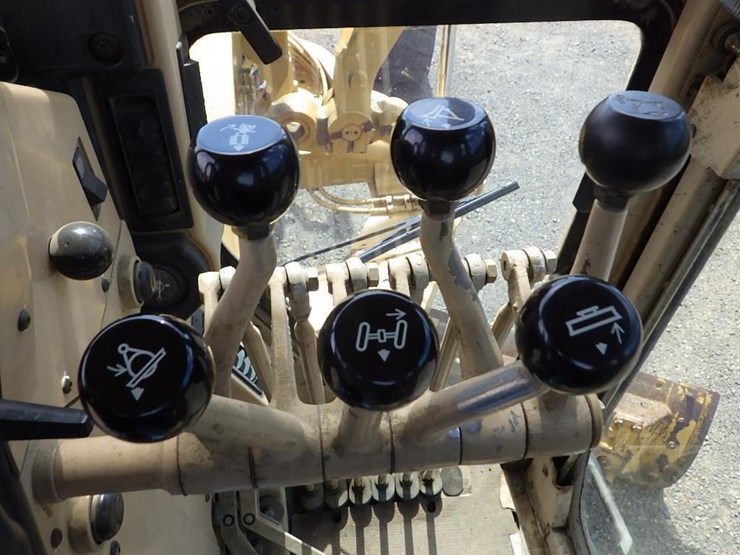 caterpillar-140h-image-68