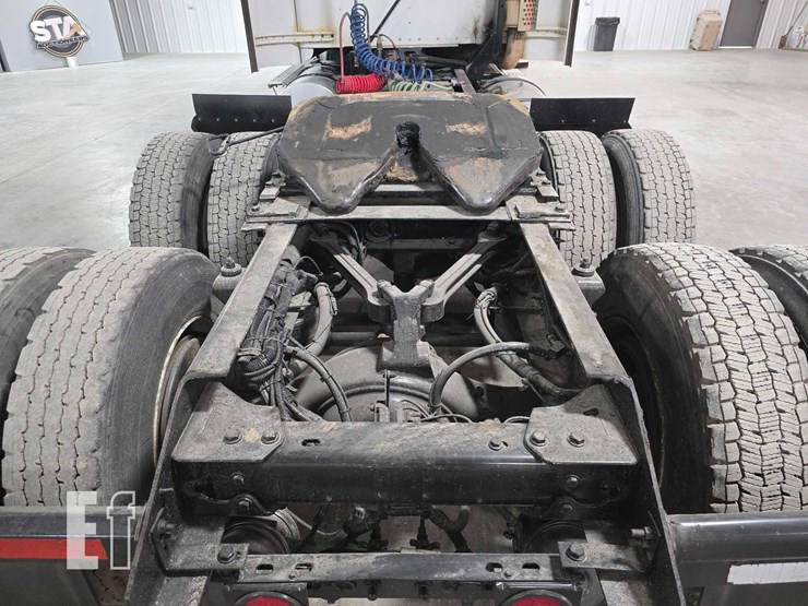 2003-kenworth-t800-image-17