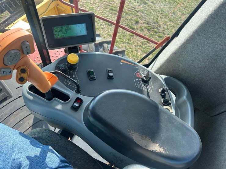 2008-new-holland-h8040-image-11