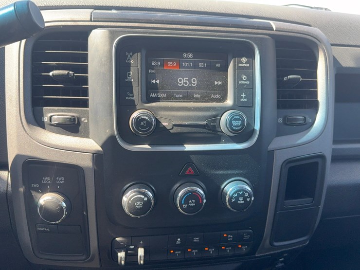 2015-dodge-2500-image-4