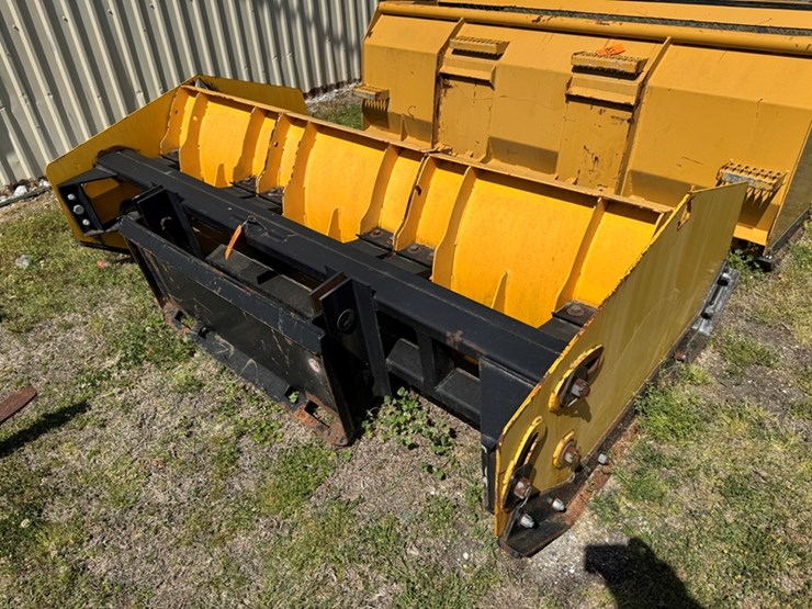 skid-steer-snow-plow-push-blade-image-3