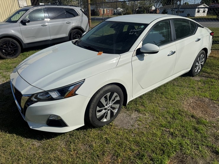 2020-nissan-altima-s-sedan-4-door-62,716-miles-showing---1n4bl4bv9lc114989-image-1