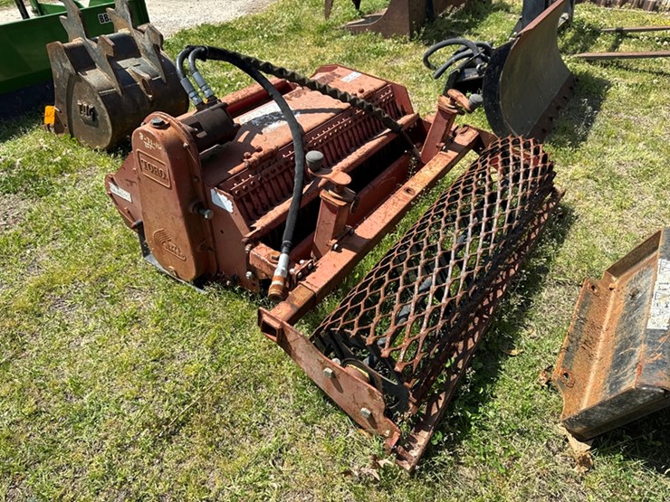 toro-3'-tiller-with-rolling-basket-image-4
