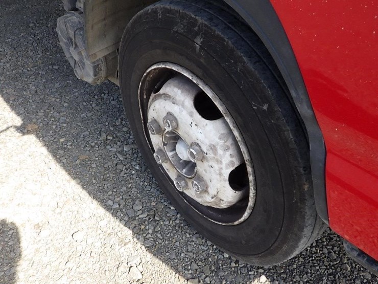 2007-isuzu-nqr-image-17