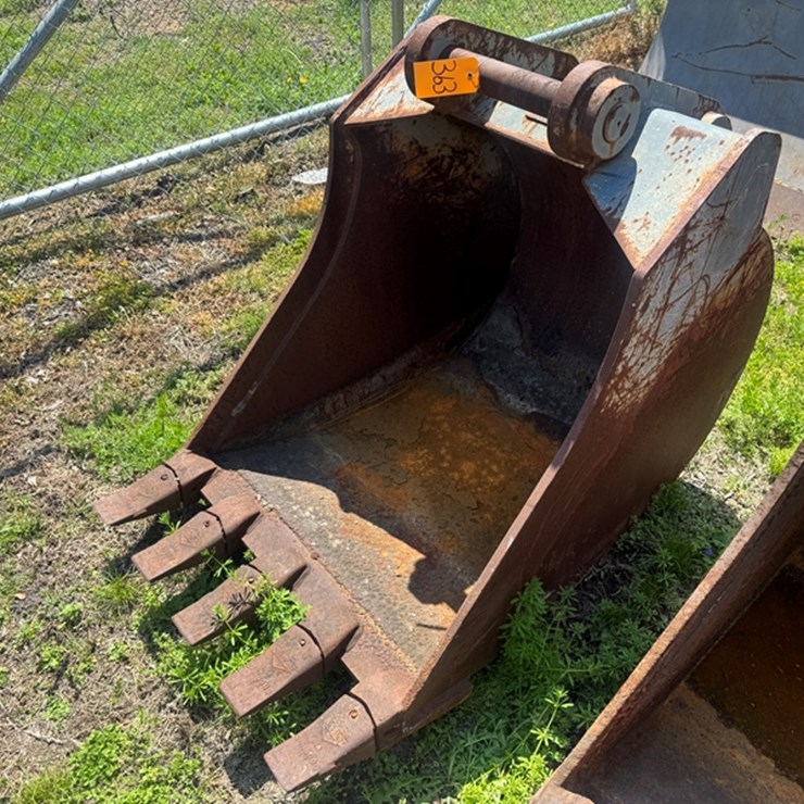 34" EXCAVATOR BUCKET