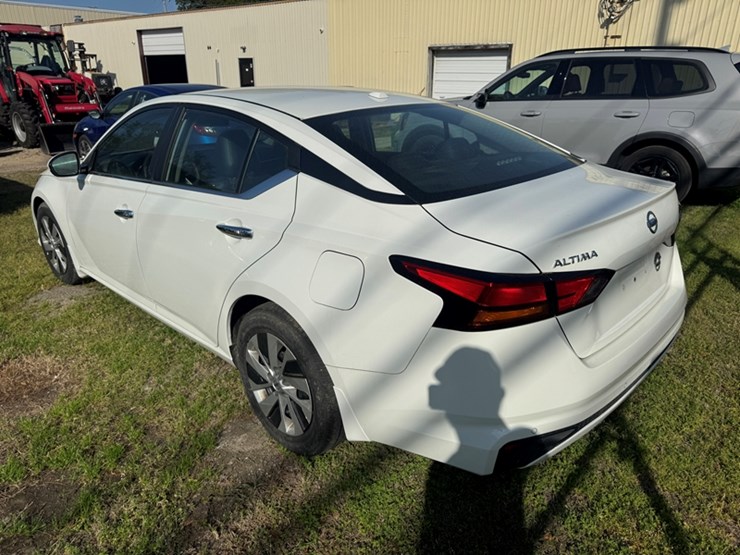 2020-nissan-altima-s-sedan-4-door-62,716-miles-showing---1n4bl4bv9lc114989-image-4