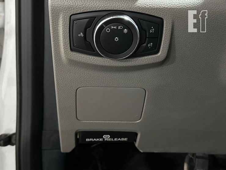 2022-ford-f350-image-25