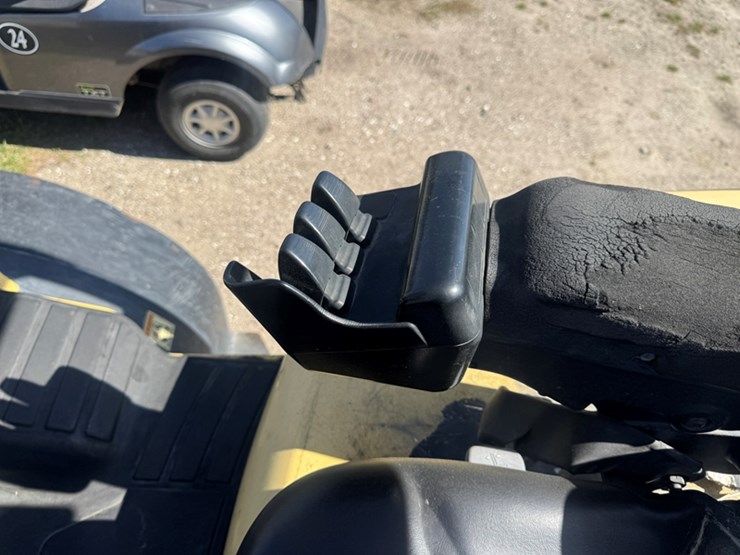 hyster-100-fortis-forklift---solid-tire-front-dual-cummins-diesel,-finger-mast-controls-13,376-hours-image-6