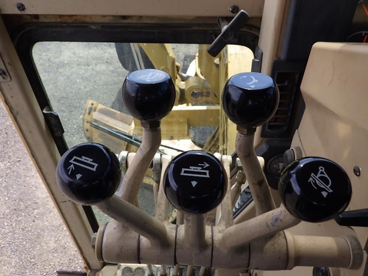 caterpillar-140h-image-67