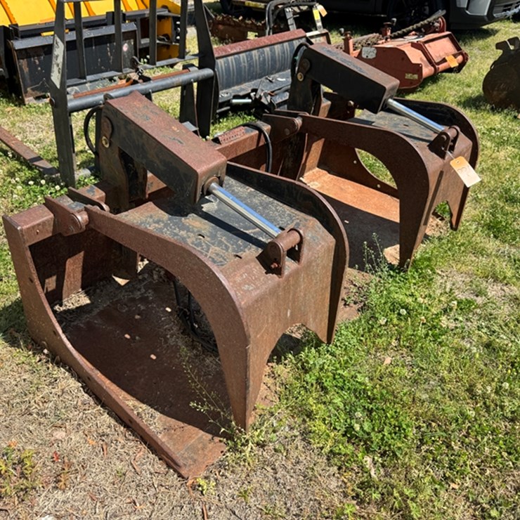 HYRAULIC GRAPPLE SKID STEER MOUNT