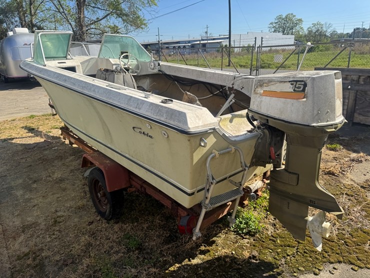 salvage-cobia-boat-and-trailer-no-title-not-running-image-4