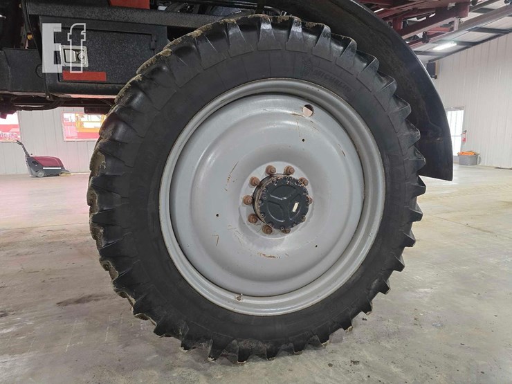 case-ih-patriot-3330-image-30