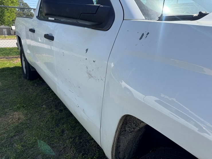 2017-chevrolet-silverado-1500-image-3