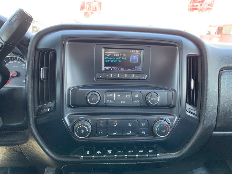 2022-chevrolet-silverado-6500hd-image-13