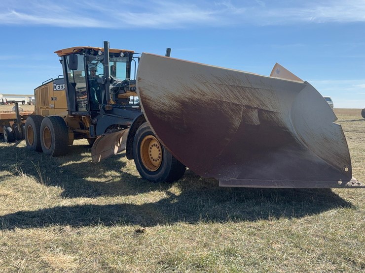 2018-deere-772g-image-2