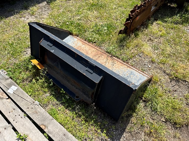 toro-40"-front-bucket-image-3