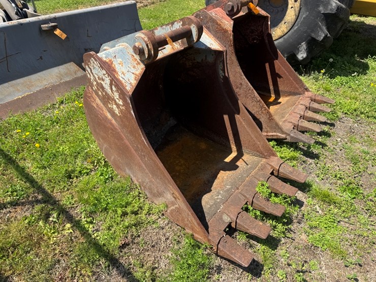 34"-excavator-bucket-image-2