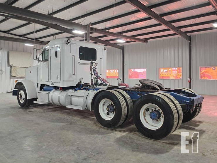 2004-peterbilt-378-image-4