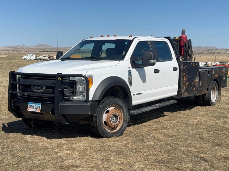 2017-ford-f550-image-1