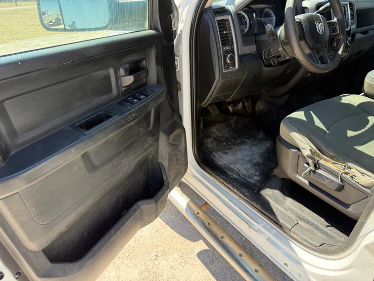 2014-ram-2500-tradesman-image-13