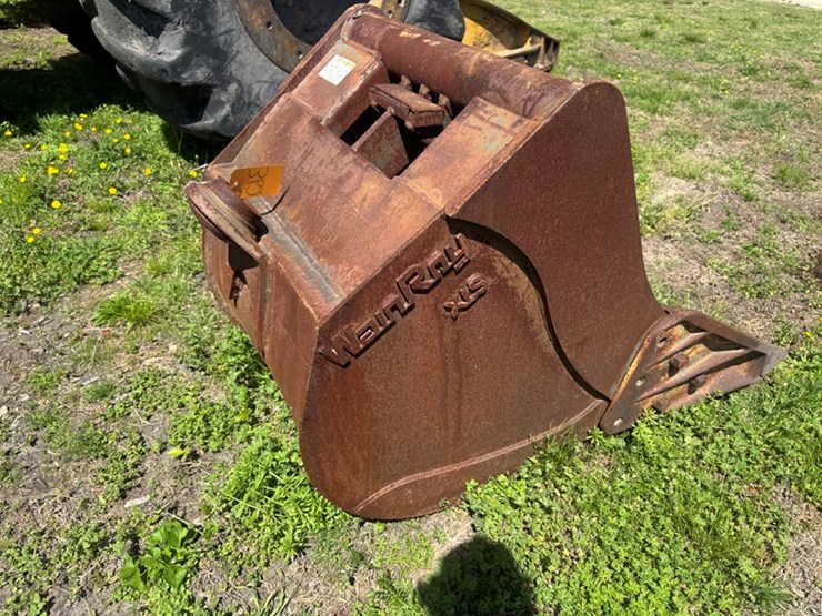 28"-excavator-bucket-image-4