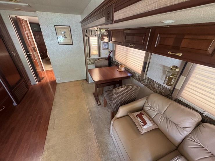 2002-freightliner-newmar-country-star-rv-5.9l-cummins-isb---auto-trans---xc-chassis-51,087-miles-image-8